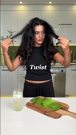 Removes Frizz Instantly with Aloe Vera 😍