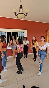 Bailando un sabroso cumbión. #cumbia | El Salvador Plus