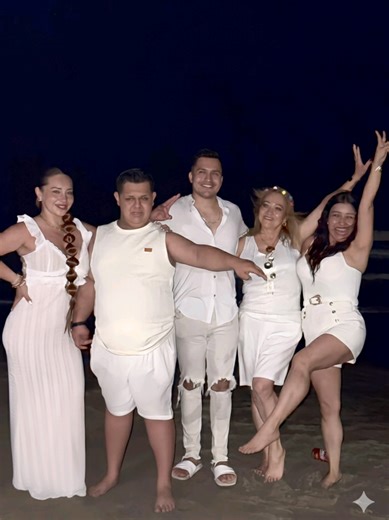 Feliz Año 2026 ✨🍾 #ohana #añonuevo #playa #mar #blancojamasnegro