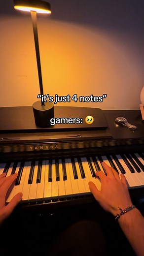 Piano Nostalgia in Minecraft: A Melodic Journey