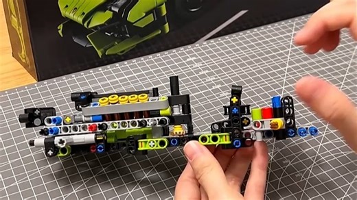 乐高兰博基尼7693，拼搭乐趣升级，收藏把玩皆宜，全款入手轻松拥有，客厅展示秒变专属车展空间