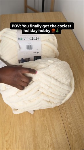 Siicre’Art on Instagram: "📣English below / Français plus bas 👇 Hand knitting is relaxing, cozy, and so rewarding — and yes, anyone can do it 🤍 No needles, no experience needed… just yarn and your hands ✨ Want to start your own cozy holiday project? 🎄 My step-by-step tutorial (PDF + video) is beginner-friendly and available in English & French. 👉 Comment “tutorial” to get all the details and start before the holidays 🎁🧶 ——————————— Le tricot à la main est relaxant, cosy et tellement gratif