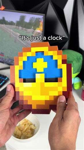 The best clock 🥹⛏️ #minecraft #minecraftgame #minecraftnostalgia #nostalgic #clock I’m in love with this Minecraft clock, it rotates in real time, completing a 24-hour rotation just like the one in the game