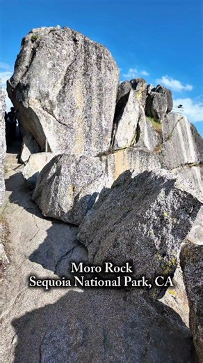 Moro Rock, Sequoia National Park, California 🇺🇲 | Karla Castillo