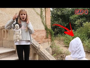 DANIELA HIDES IN THE MYSTERIOUS GIRL'S ABANDONED HOUSE. THE FACELESS GIRL DISAPPEARS!