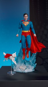 Sideshow Con was headed up, up, and toward some amazing collectibles last week. Join us for a closer look at the Superman™ & Krypto™ Sixth Scale Set by Hot Toys! Hot Toys #DC #Superman #KryptoTheSuperDog #SideshowCon #ToyPhotography | Sideshow Collectibles