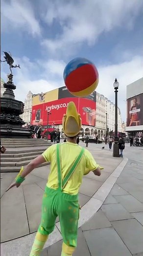 Fawzi Mozi at Piccadilly Circus 🇬🇧 #london #uk #travel #explore