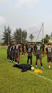 Au travail 💛🖤. #ASEC | ASEC Mimosas