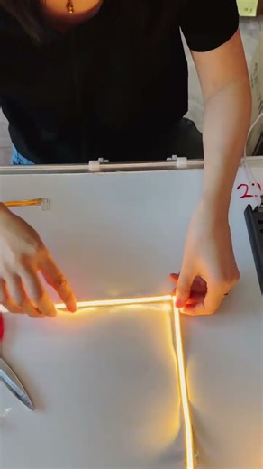 No-Solder LED Strip Connector 💡 Easy 90° Corner Installation