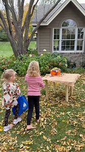 Floating head prank on Trick or Treaters! make your own magic floating head prank for halloween, easier than you think! Produced by Wonder and Raw, Network Media, and Janelle Flom | Crafts Hacks and Laughs