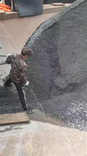 145K views · 1.3K reactions | We only shipped 1,600 tons for this barge. The work will be done quickly. #whitenoise #unloading #dailywork #satisfying | Erica Anus | Facebook