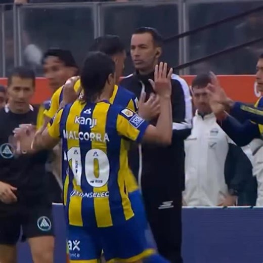 106K views · 7.7K reactions | ‍ Enzo Giménez ingresó desde el banco y, en la misma jugada, atacó el área y conectó de cabeza un córner perfecto de Ángel para marcar el 2-0 | Club Atlético Rosario Central | Facebook