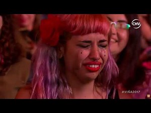 Llorando por Mont Laferte.