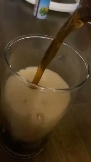 coca cola carbonation fizz sound ASMR| Satisfying sound #cocacola #fizz #soundeffect #pouring