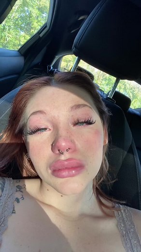 chloe rose (@chloerosebaby)’s videos with ANGEL BY THE WINGS - elfixsounds