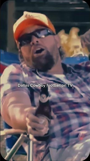 down in the trailerhood 🤠 #tobykeith #countrylegend #countrymusic