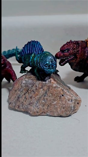 The Molerat Minilla Godimetrodon is finished! godzilla kitbashing extravaganza