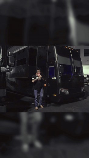 “So pull me under” 👀 🎶 | Aaron Lewis