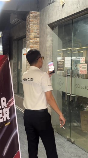 379K views · 2.3K reactions | Anh em vào cổ vũ Huy C300 trước cuộc đua giành tấm vé bào bán kết trước Nguyễn Thanh Nam nào ae ơiii #SamEntertainment #AplusBilliards | SAM Entertainment | Facebook