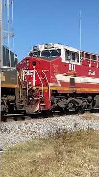 CSXT 911 (First Responders) unit trailing 2 on CSX M645 in Valdosta, GA #csx #csxt #train #yt #yts