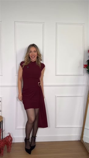 Joana Delgado Shop - Ropa de Invitada y Ropa Casual de mujer on Instagram: "🎄NOVEDADES ESPECIAL NAVIDAD🎄 ¿Vestido o Pantalón? ¿Mono o falda? Un dilema cada vez que llega la Navidad y ese, ¡no sé qué ponerme! Pues no te preocupes que te están estando tus modelitos en nuestras Novedades de hoy 🎅 👉🏻Ya disponibles en tiendas y en web: www.joanadelgadoshop.com #moda #navidad2025 #lentejuelas #strass #comidadeamigas #comidadeempresa #cenadeempresa #style #inspo outfit para navidad"