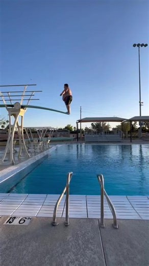Ive missed being on the boards so much! The road tk nationals begins now! 🤩💥 #fyp #foryou #zekesanchez #zekesanchezdiver #zekesanchezdiver #flip #flop #smack #flopera #divertente #diving #springboarddiving #espnathlete #comeback #comebackseason #comebackstronger