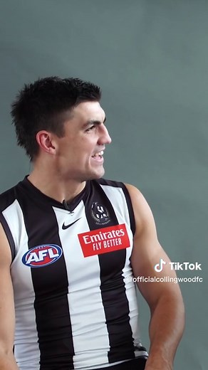 Funny AFL Lip Reading at Collingwood's Victoria Park