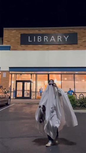🎃Skate-O-Ween🎃 You never know what you might find at the library — there’s something to delight (and fright?) 👻🛹 #troutdalelibrary #publiclibrary #portlandoregon #troutdaleoregon #librariesofinstagram #libraries #halloween | Multnomah County Library
