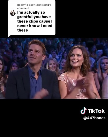 Replying to @ʙᴏᴏᴛʜ&ʙʀᴇɴɴᴀɴ Fox really made David Boreanaz and Emily Deschanel work overtime by showing up at American Idol to promote Bones. Then eventually showing up at the Kelly Clarkson show. The holy trinity. 🙏🏼