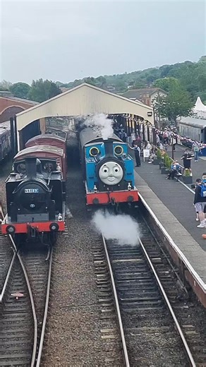 Feel like @Francis Bourgeois introducing my boy to my childhood hero 💚 #thomasthetankengine #familytime #SteamEngine