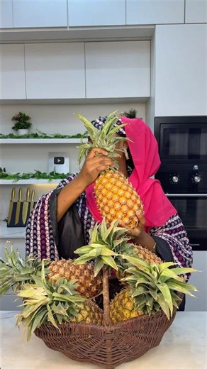 Freshly squeezed pineapple juice with @buchymix Bring ya cups 🥂👌