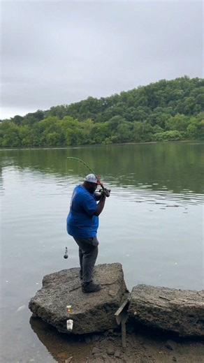Perfect Cast on the Potomac River! #fishing | Everett Mathis Jr.