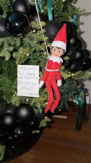 Elf on the shelf day 21. Buzz and Woody think Snowflake is an Alien! #elfontheshelf #christmas