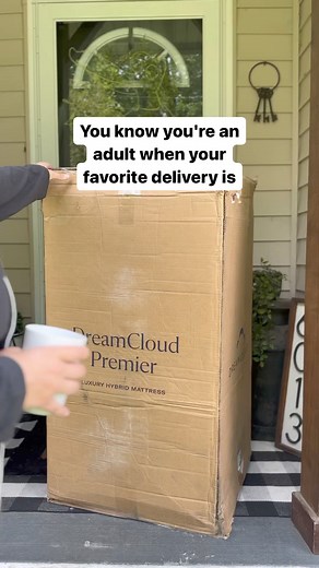 4.9K views · 42 comments | There's nothing more exciting than a DreamCloud mattress showing up at your door! Check out Dani's new DreamCloud mattresss and how she sets it up for a cozy, bedroom escape. : Dani McCormick #newmattress #mattressinabox #dreamcloudmattress #dreamcloudsleep #mattressunboxing #bedroominspo #bedroomideas | DreamCloud Sleep | Facebook