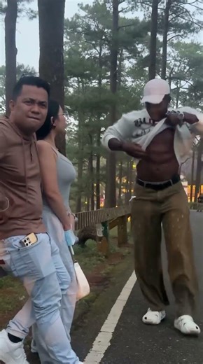 Ganti ng api 🤪 #appleandac #funny #comedy #comedyfilms #comedymove #comedymovies #couplecomedy #fun