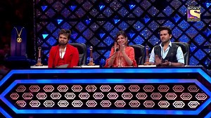 Will the pressure to secure a place in the top 16, affect our children’s performances in the #FinalAuditions? Find out Tomorrow @ 8 pm in #SuperstarSinger only on Sony. Javed Ali Himesh Reshammiya Jay Bhanushali Salman Ali Nitin kumar Jyotica Tangri | Sony Entertainment Television