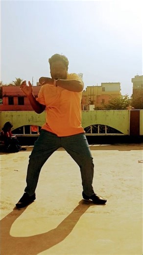 Tan tana tan tan tara#shortvideo #bollywoodsongs #viralvideo #dance #youtubeshorts