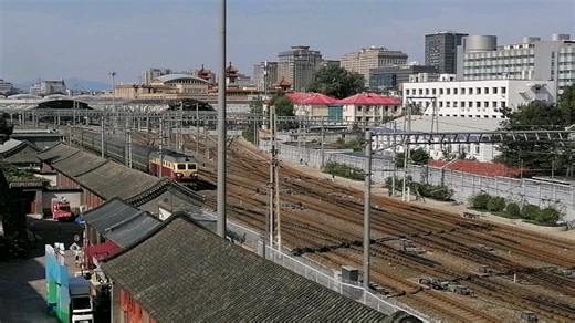 DF4D0353回送0Z16次，（有铁败毁片）