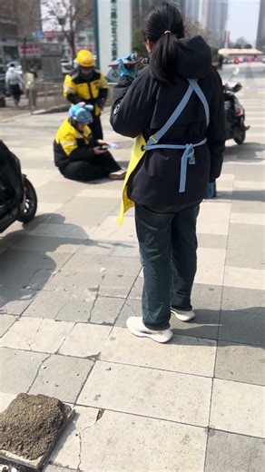 The poor delivery guy just fell over