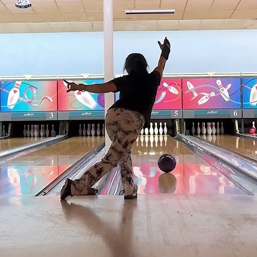 Senior Bowler, Hammer Effect, Dry Lanes