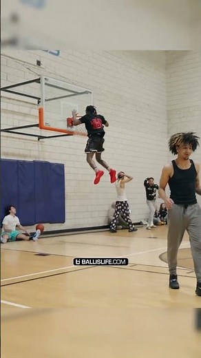 Imagine going to your local 24 Hour Fitness and getting set up like this 😭😭