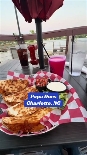 Lakefront Dining Near Charlotte: Papa Docs at Lake Wylie