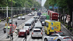 México, en riesgo de incumplir su meta de menos emisiones y electrificación vehicular: estudio