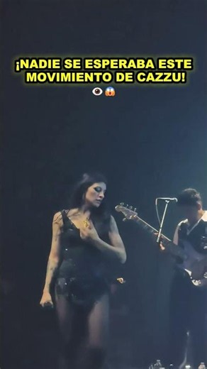 La reacción de todos al ver lo que hizo Cazzu en el escenario 💥