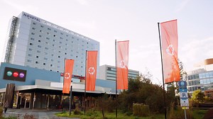 ▶️ "How was the Ubuntu Summit like?" In a few words, we would like to mention how grateful we are for the 500 developers, engineers, designers, and innovators who joined us over 3 days in The Hague to shape the future of #opensource technology 🧡 It was also a celebration of 20 years of Ubuntu. If you missed out, you can watch the full talks from the #UbuntuSummit stage on our YouTube channel: https://www.youtube.com/playlist?list=PLwFSk464RMxmaZj6wi3e-NLOGtRr4iFF6 | Ubuntu