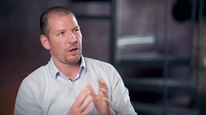 Következő beszélgető partnerem Bene Máté gerincspecialista gyógytornász. A gerincsérvesek tipikus útjának "végigszenvedése", majd saját nyaki gerincsérvének a gyógyítása után sok ezer embernek segített már a gyógyuláshoz vezető úton. Premier hétfőn este 18:00 órakor! 👆🙂♥️ #benemate #szabopeter #teremtesdújraönmagad | Péter Szabó