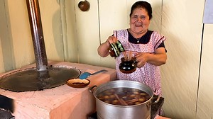 4.6M views · 254K reactions | Ponche Navideño De Mi Rancho a Tu Cocina este ponche lo hacemos mucho aca en mi familia es un ponche que me enseño a hacer mi mama ya veran que sabroso queda mi canal de youtube https://www.youtube.com/channel/UCJjyyWFwUIOfKhb35WgCqVg ayudame suscribiendote y dando manita arriba gracias | De Mi Rancho A Tu Cocina | Facebook
