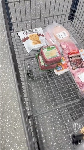 $250 budget comparing 3 different stores with the best prices #groceryshopping #aldi #walmart