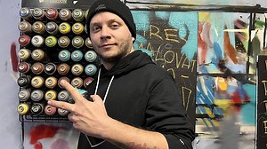 VIDEO: Postříkané a hnusné zdi lidem den nerozsvítí, říká graffiti umělec Zadek