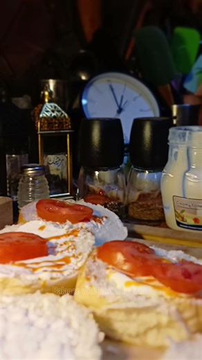 Stop scrolling and go make yours.. 😋 #egg #burger #viral #food #eggy #fyp #viral #recipe #easy